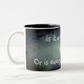 満月は誰もが狂っているおもしろい ツートーンマグカップ (左)