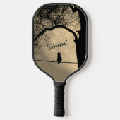 満月を描いた線路上の猫 ピックルボールラケット (裏面)