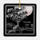 満月パーソナライズされたと木のクリスマス日本の セラミックオーナメント (裏面)