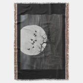 満月不気味飛んでいるに対するラヴェンス スローブランケット (正面縦)