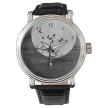 満月不気味飛んでいるに対するラヴェンス