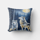 満月威厳のあるの空の下でオオカミ クッション (正面)