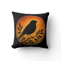 満月越しの鳥のシルエット