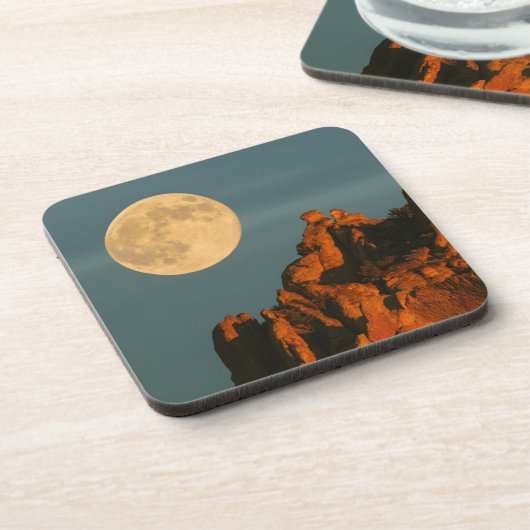 満月 | Basalt Cliffs Smith Rock州パーク コースター (左側)