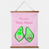 準備ができてポップ・アートの赤ちゃん女の子ピンクピー赤ちゃんシャワーカスタム 吊り下げ型タペストリー (正面)