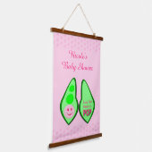 準備ができてポップ・アートの赤ちゃん女の子ピンクピー赤ちゃんシャワーカスタム 吊り下げ型タペストリー (傾斜あり)