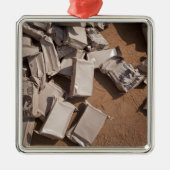 準備ができて盛り上がる食べ食事 メタルオーナメント (正面)