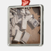 準備ができて盛り上がる食べ食事 メタルオーナメント (左)