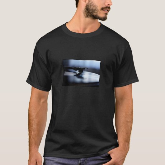 溝のターンテーブルのTシャツ Tシャツ (正面)