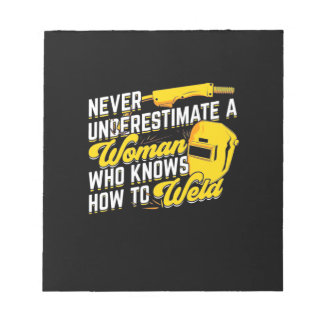 溶接の仕方を知る女性の力 ノートパッド