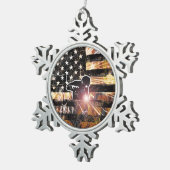 溶接フラグの火花と炎 スノーフレークピューターオーナメント (右)