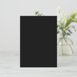 滑らかな無地の黒色の背景が画像を満たしています カード