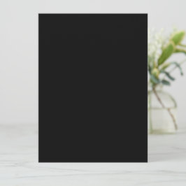 滑らかな無地の黒色の背景が画像を満たしています カード