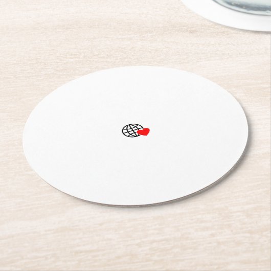 滑らかな線で作成された赤いハートはっきりした記号 ラウンドペーパーコースター (アングル)