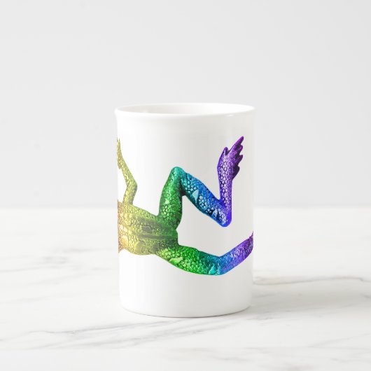 滑りやすいジョーのプライドカエルのフィギュア激しく寒さ ボーンチャイナマグカップ (正面)