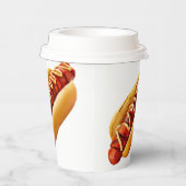 滑りやすいジョーのホットドッグは柔らかいパン鮮やかの音を鳴らした 紙コップ (右)