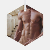 滑りやすいジョーの男の六パックのシャツなしのセクシーな筋肉 ガラスオーナメント (裏面)