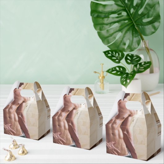 滑りやすいジョーの男の六パックのシャツなしのセクシーな筋肉 フェイバーボックス (複数)