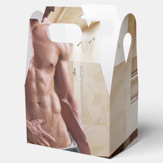 滑りやすいジョーの男の六パックのシャツなしのセクシーな筋肉 フェイバーボックス (オープン)