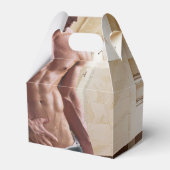 滑りやすいジョーの男の六パックのシャツなしのセクシーな筋肉 フェイバーボックス (正面サイド)