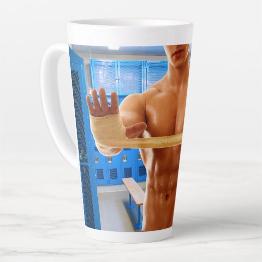 滑りやすいジョーの筋肉質な男のシルクのない胸6パック カフェラテマグ (左アングル)