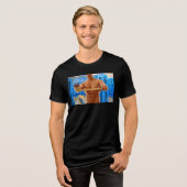 滑りやすいジョーの筋肉質な男のシルクのない胸6パック トライブレンドＴシャツ (正面全面)