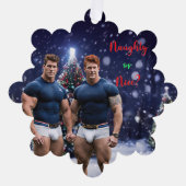 滑りやすいジョー飾の雪に覆われたクリスマスツリー オーナメントカード (正面)