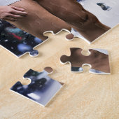 滑りやすいジョー飾の雪に覆われたクリスマスツリー ジグソーパズル (側面)