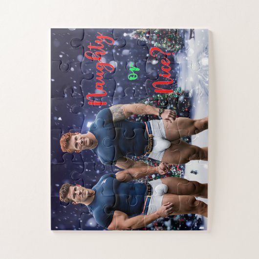 滑りやすいジョー飾の雪に覆われたクリスマスツリー ジグソーパズル (縦)