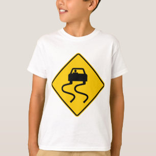 滑り易い時ぬれたハイウェーの印 Tシャツ