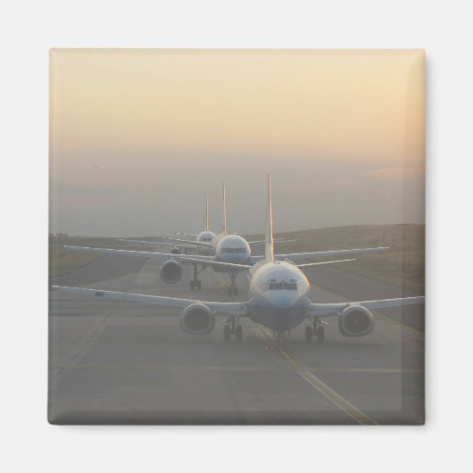 滑走路上の航空機 マグネット (正面)