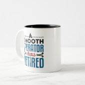 滑退職したらかな手術を受け退職したた外科医 ツートーンマグカップ (正面左)