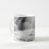 滝と黒と灰色の滝 コーヒーマグカップ (正面左)