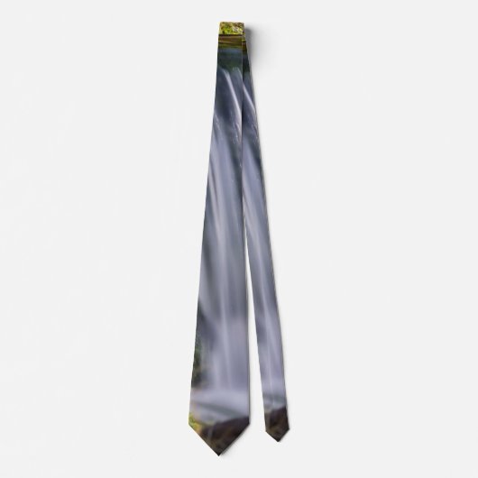 滝に焦点を合わせたネクタイ ネクタイ (正面)