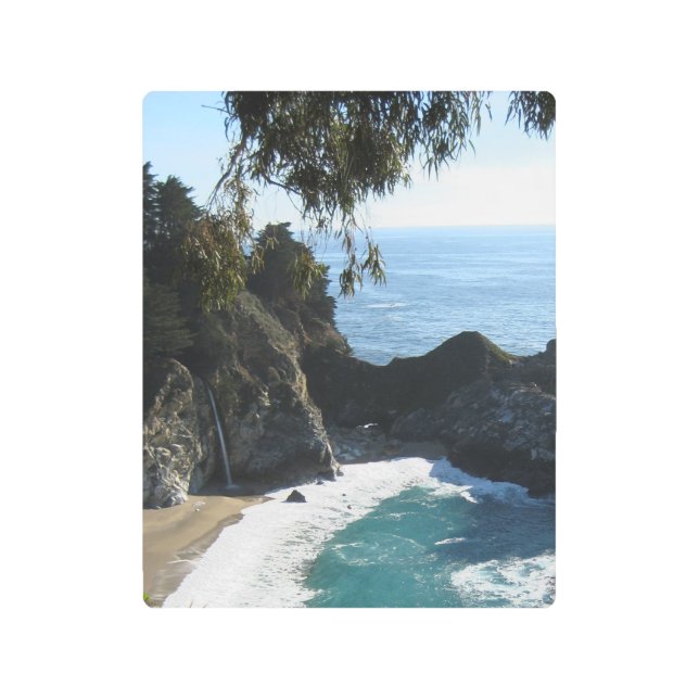 滝のある沿岸の入り江 – 海- メタルプリント (正面)