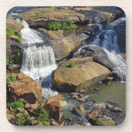 滝のある風光明媚なストリーム コースター