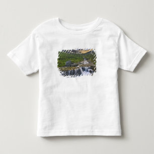 滝のように流れる小川、グレイシャー国立公園、 トドラーTシャツ