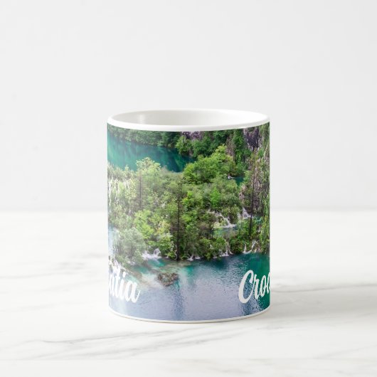 滝の滝の滝の滝クロアチアのプリトヴィツレイクス公園 コーヒーマグカップ (中央)