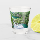 滝の滝の滝の滝クロアチアのプリトヴィツレイクス公園 ショットグラス (正面)