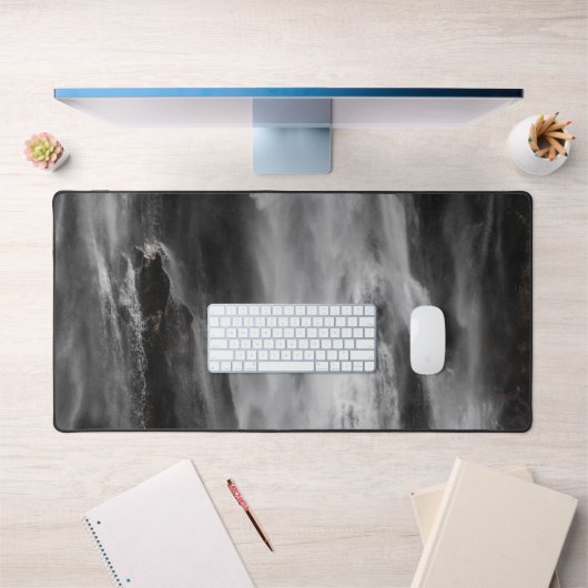 滝威厳のあるボカ、スロベニア黒白 デスクマット (オフィス1)