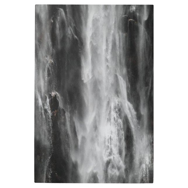 滝威厳のあるボカ、スロベニア黒白 メタルプリント (正面)