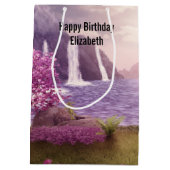 滝&さくらんぼツリーズバイアレイク誕生日 ミディアムペーパーバッグ (裏面)