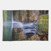 滝 |オハイオ州のスギ滝 キッチンタオル (横)