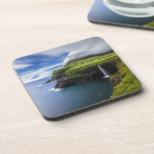 滝 |フェロー諸島，デンマーク コースター (左側)