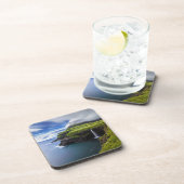 滝 |フェロー諸島，デンマーク コースター (右側)