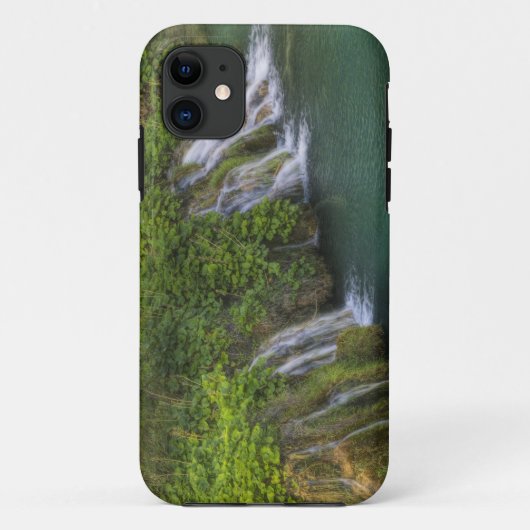 滝、プリトヴィツェ湖群国立公園と Case-Mate iPhoneケース (裏面)