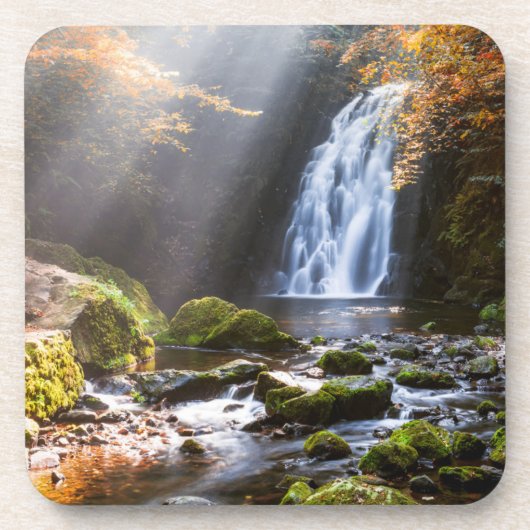 滝 |北アイルランド，グレノ コースター (正面)