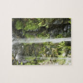 滝、穏健な雨林、ニュージーランド。 ジグソーパズル (横)
