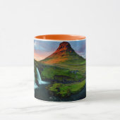 滝 | Kirkjufel,アイスランド マグカップ (中央)