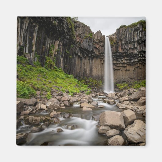 滝 | Svartifoss Waterfall, South Iceland マグネット (正面)